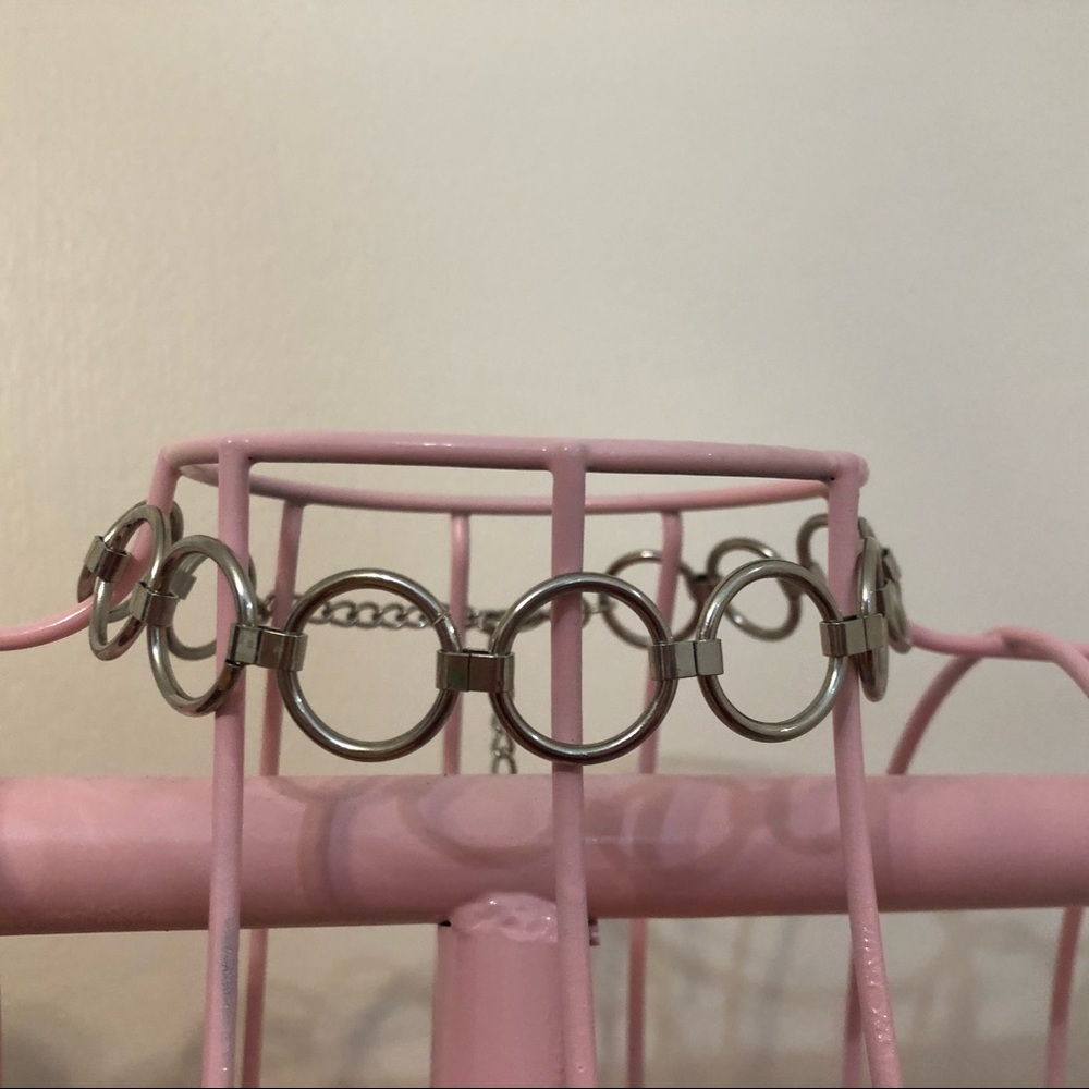 Silver circle choker